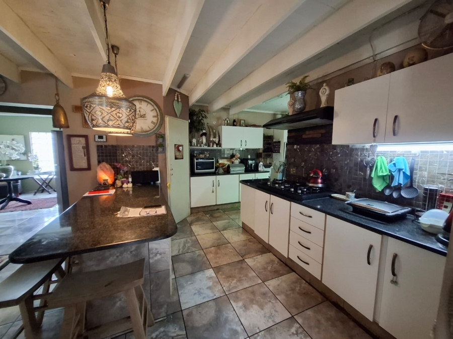 4 Bedroom Property for Sale in Florauna Gauteng