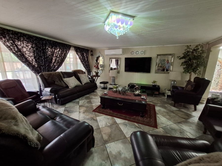 4 Bedroom Property for Sale in Florauna Gauteng