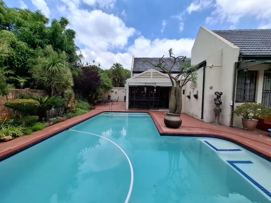 4 Bedroom Property for Sale in Florauna Gauteng