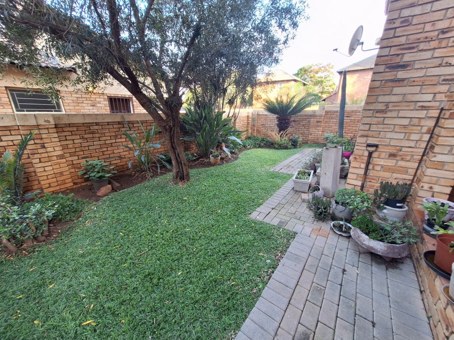 3 Bedroom Property for Sale in Heuwelsig Estate Gauteng