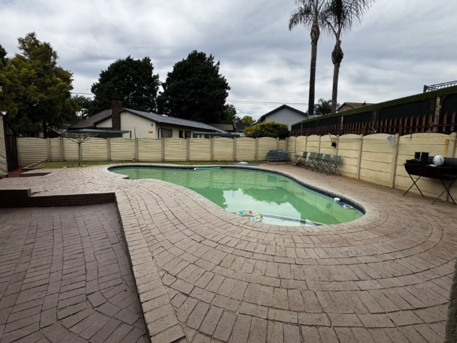 4 Bedroom Property for Sale in Allen Grove Gauteng