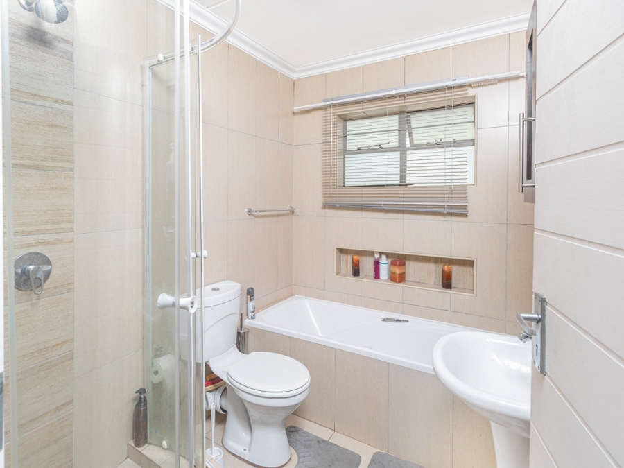 2 Bedroom Property for Sale in Pretoria North Gauteng