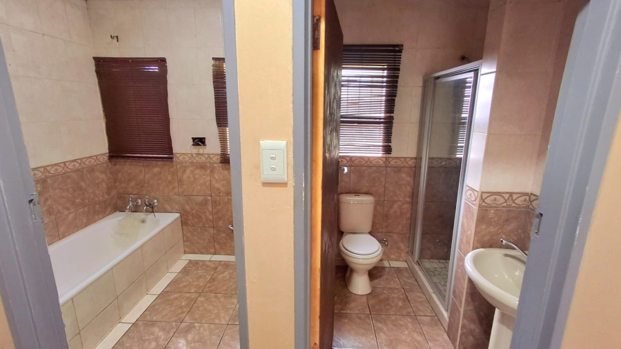 3 Bedroom Property for Sale in Vanderbijlpark SE 6 Gauteng