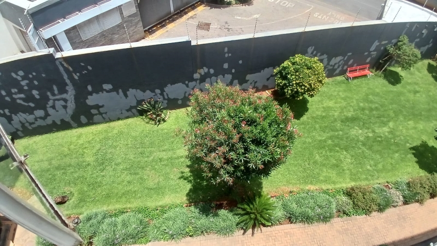 To Let 2 Bedroom Property for Rent in Bedford Gardens Gauteng