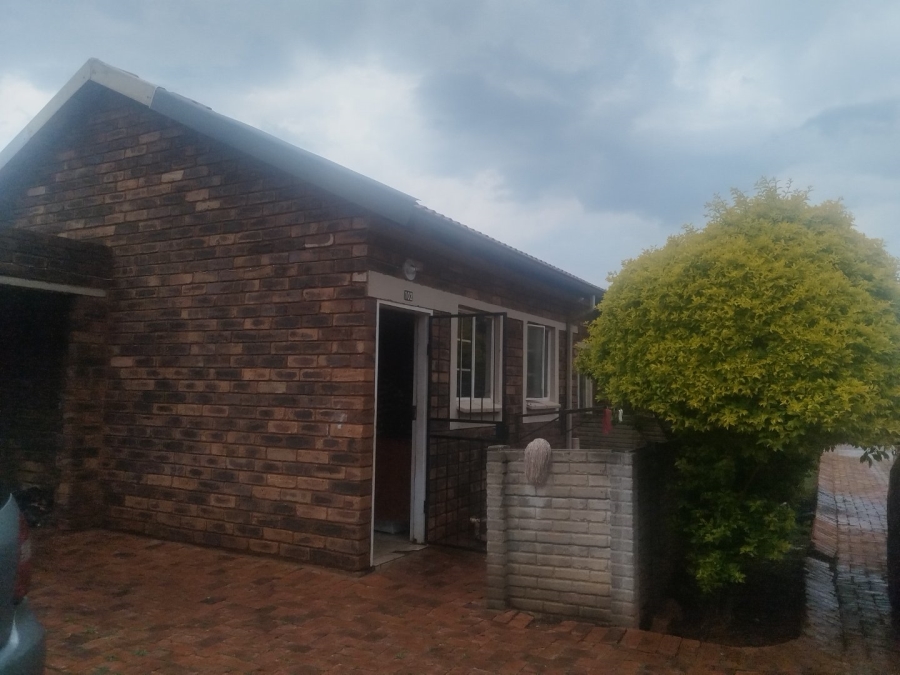 To Let 2 Bedroom Property for Rent in The Orchards Gauteng