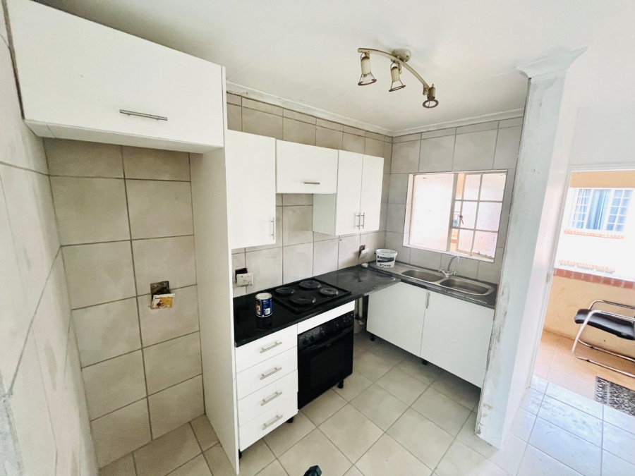 To Let 2 Bedroom Property for Rent in Buccleuch Gauteng