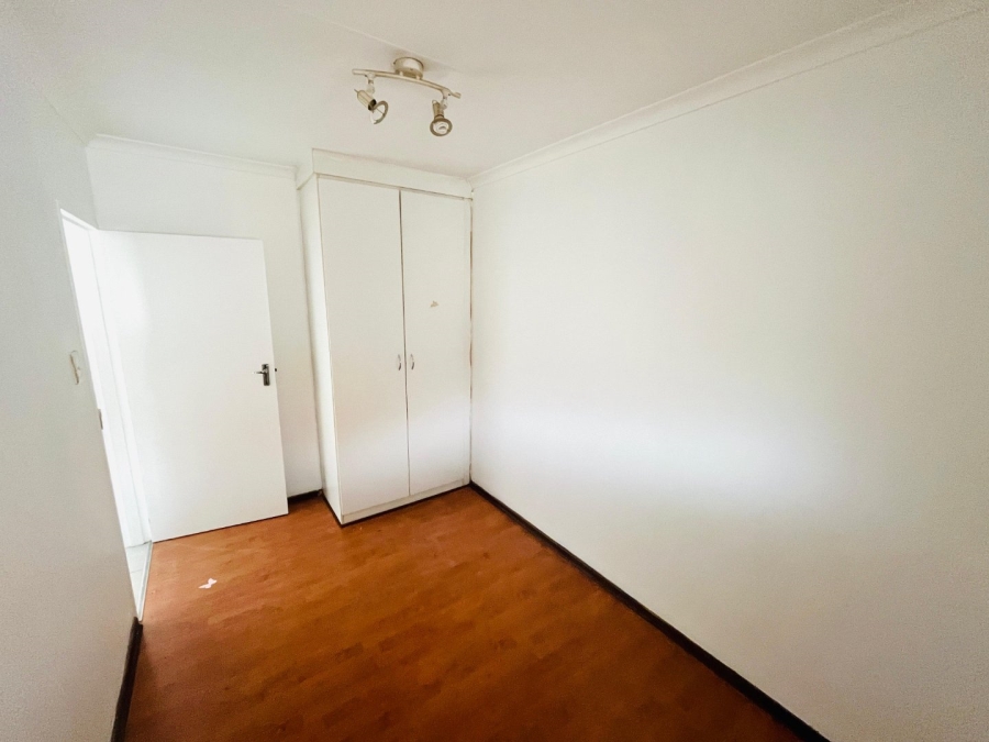 To Let 2 Bedroom Property for Rent in Buccleuch Gauteng