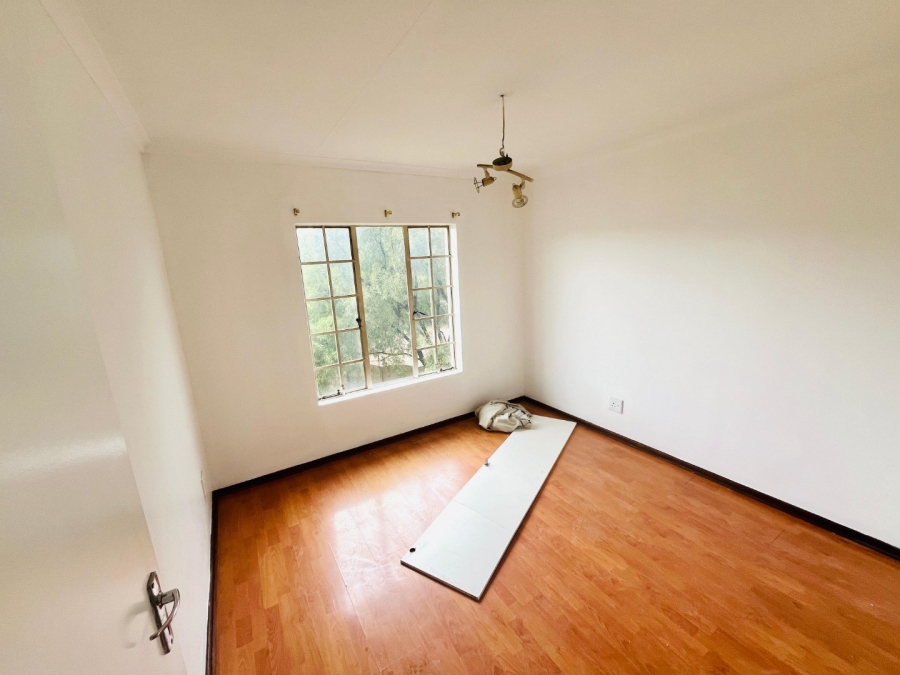 To Let 2 Bedroom Property for Rent in Buccleuch Gauteng