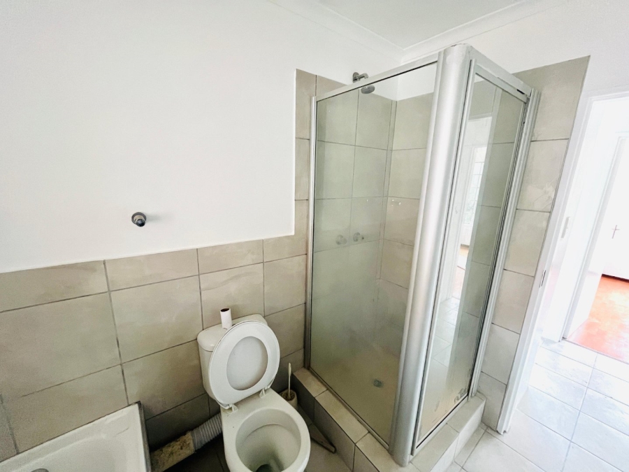 To Let 2 Bedroom Property for Rent in Buccleuch Gauteng