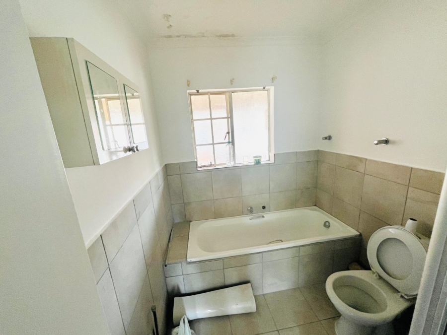 To Let 2 Bedroom Property for Rent in Buccleuch Gauteng