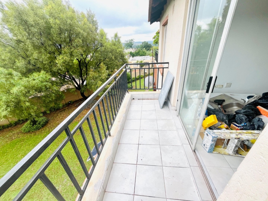 To Let 2 Bedroom Property for Rent in Buccleuch Gauteng