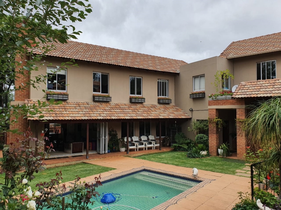 4 Bedroom Property for Sale in Waterkloof Ridge Gauteng