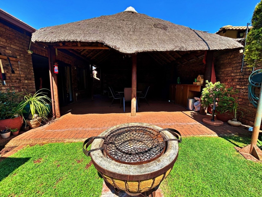 3 Bedroom Property for Sale in Eldoraigne Gauteng