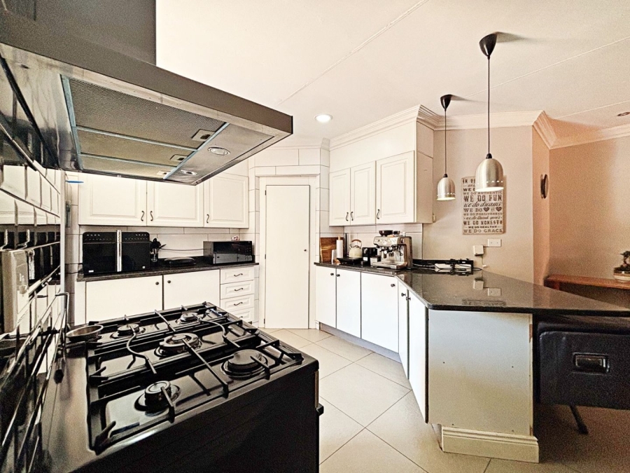 3 Bedroom Property for Sale in Eldoraigne Gauteng