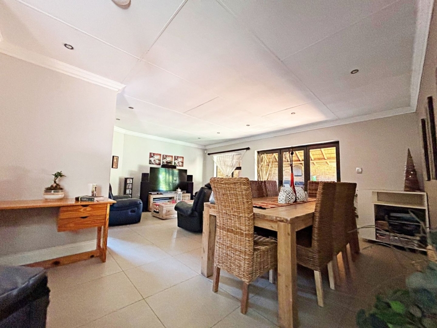 3 Bedroom Property for Sale in Eldoraigne Gauteng