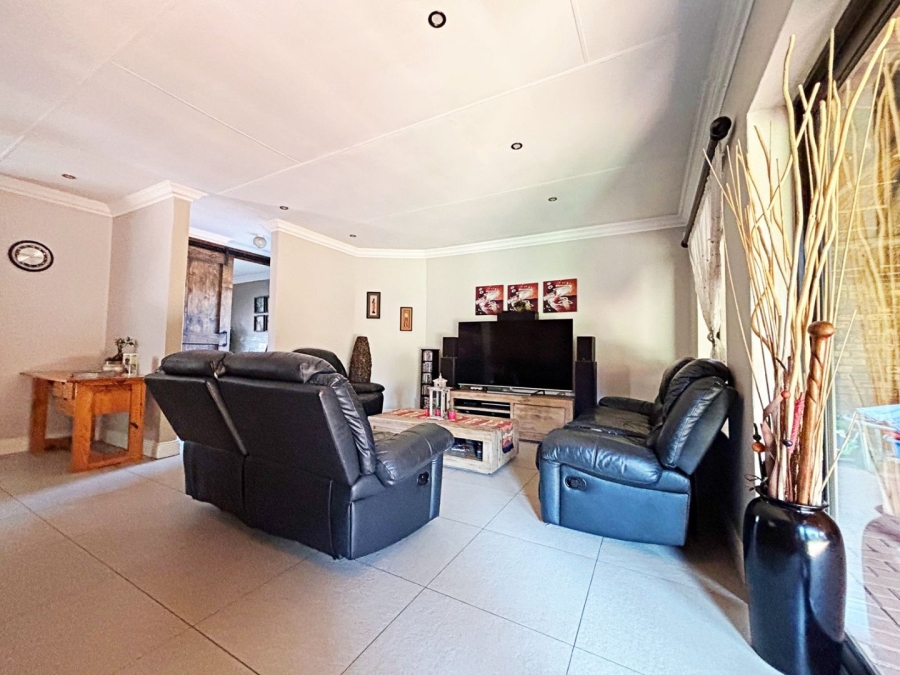 3 Bedroom Property for Sale in Eldoraigne Gauteng