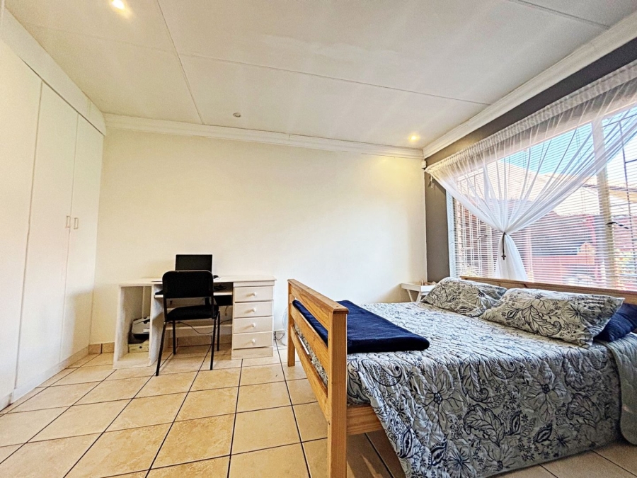 3 Bedroom Property for Sale in Eldoraigne Gauteng