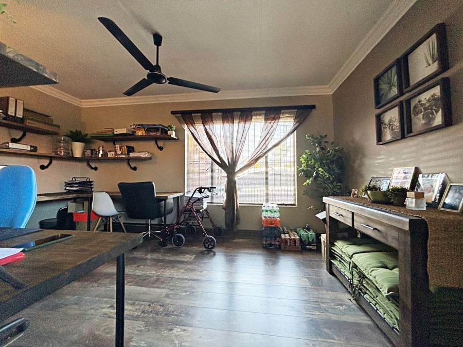 3 Bedroom Property for Sale in Eldoraigne Gauteng