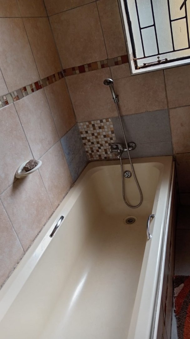 7 Bedroom Property for Sale in Tembisa Central Gauteng