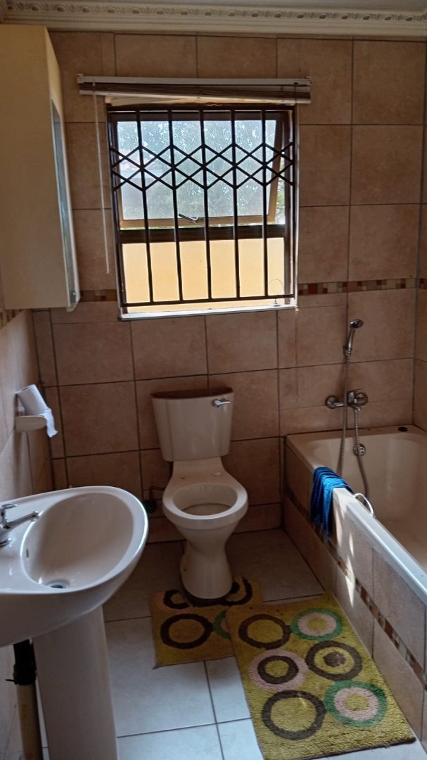 7 Bedroom Property for Sale in Tembisa Central Gauteng