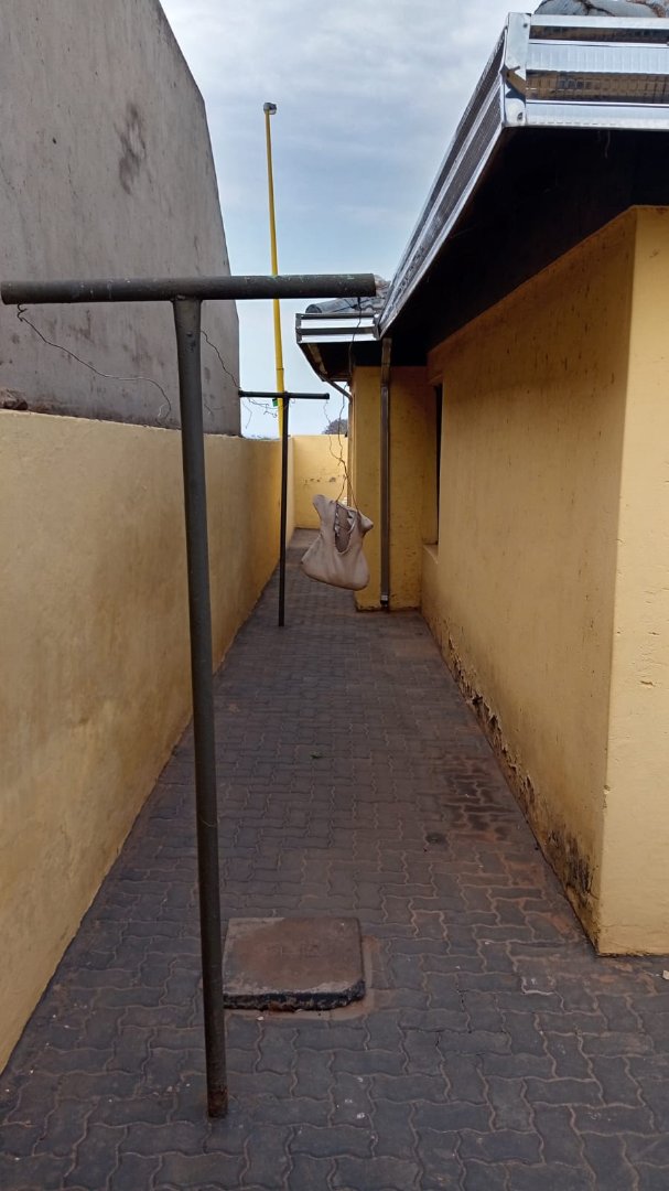 7 Bedroom Property for Sale in Tembisa Central Gauteng