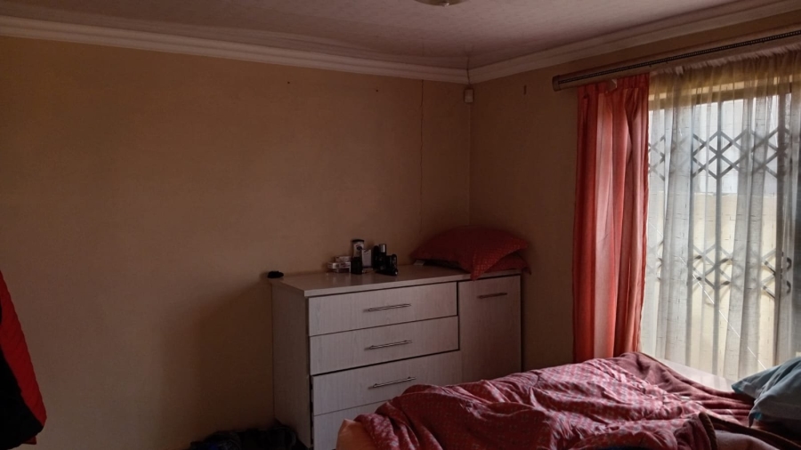 7 Bedroom Property for Sale in Tembisa Central Gauteng