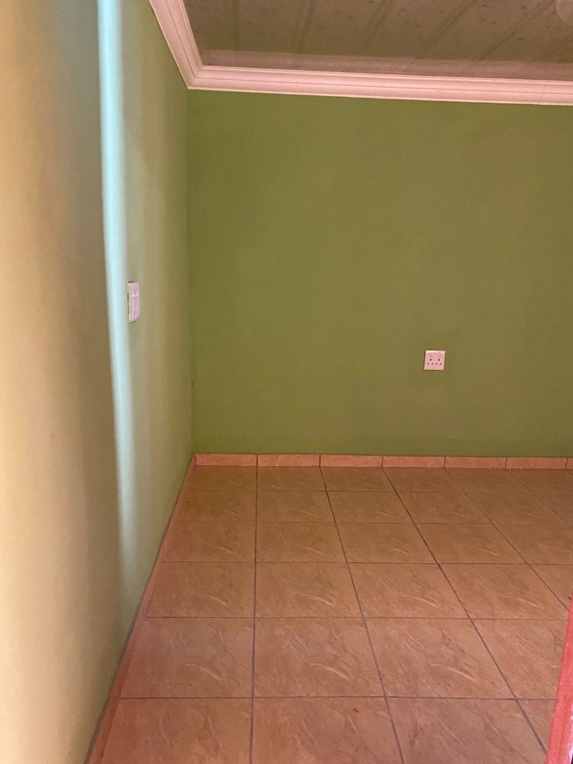 7 Bedroom Property for Sale in Tembisa Central Gauteng