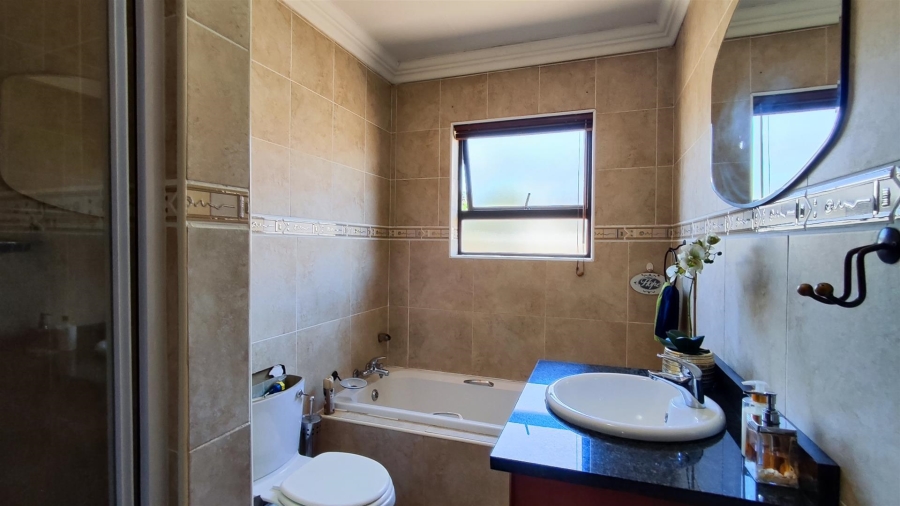 3 Bedroom Property for Sale in Vanderbijlpark SW 5 Gauteng