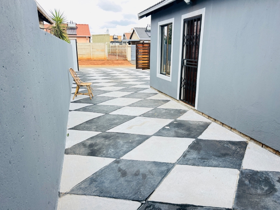 2 Bedroom Property for Sale in Sky City Gauteng