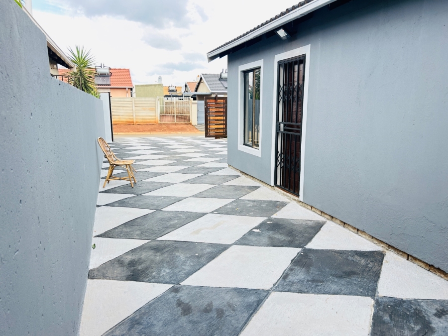 2 Bedroom Property for Sale in Sky City Gauteng