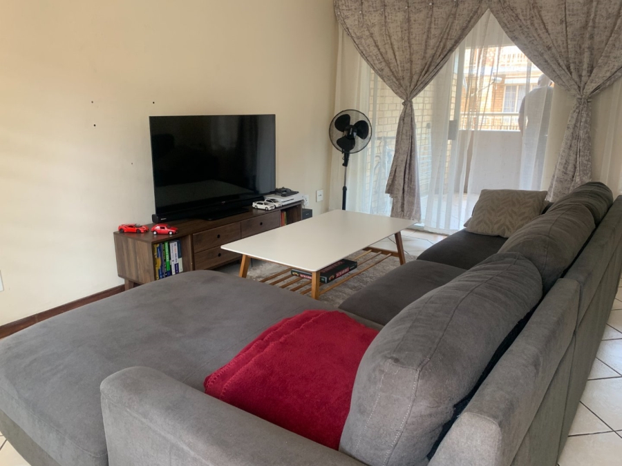 To Let 2 Bedroom Property for Rent in Monavoni Gauteng