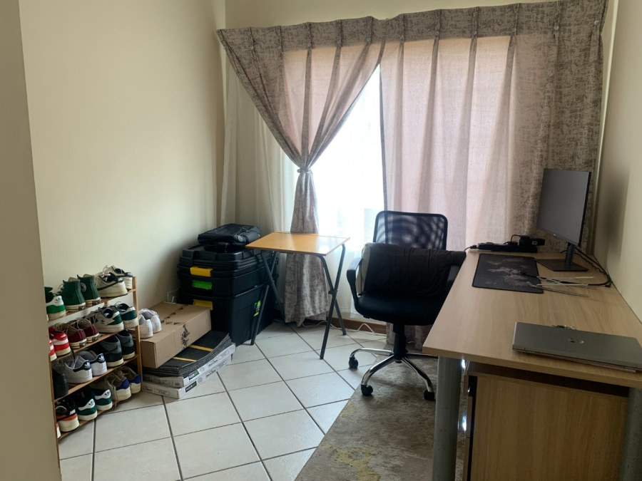 To Let 2 Bedroom Property for Rent in Monavoni Gauteng