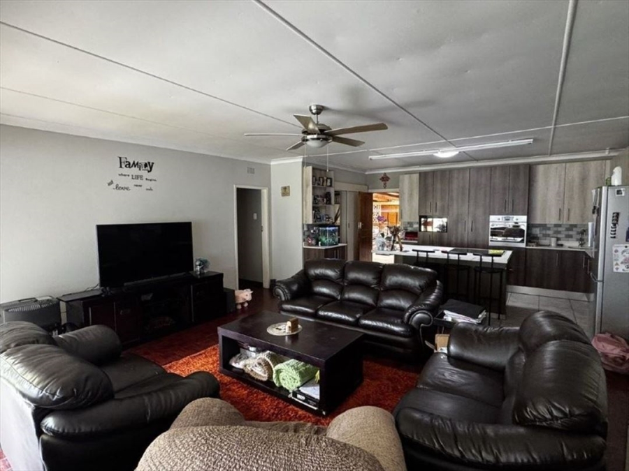 4 Bedroom Property for Sale in Allen Grove Gauteng