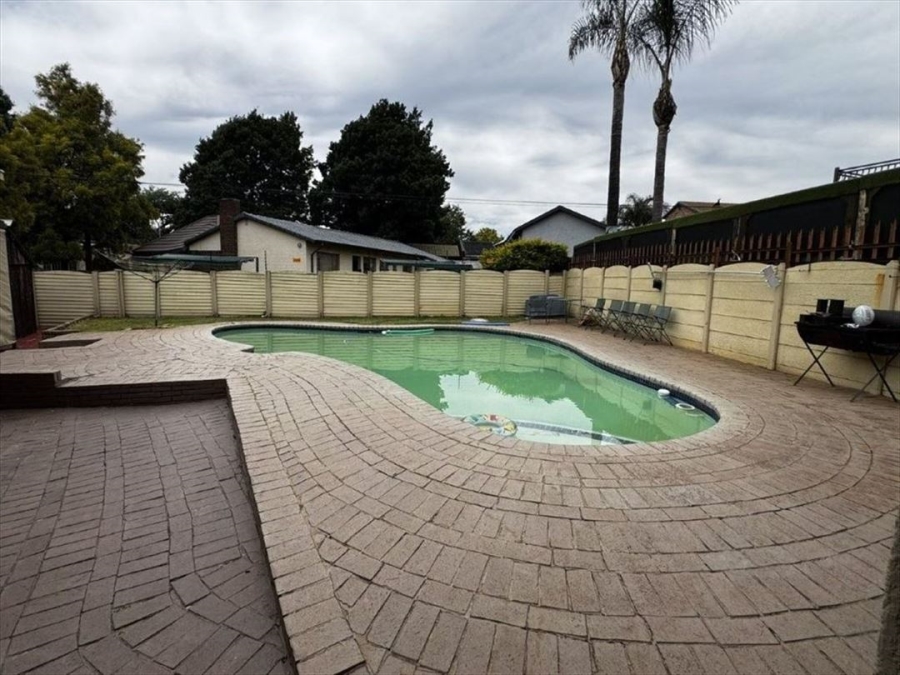 4 Bedroom Property for Sale in Allen Grove Gauteng