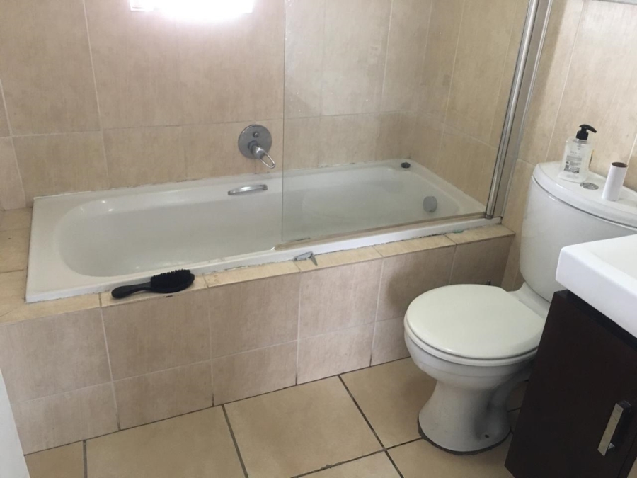 To Let 2 Bedroom Property for Rent in Aeroton Gauteng