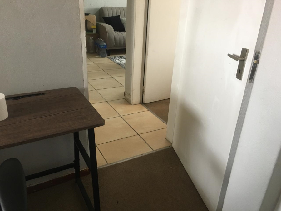 To Let 2 Bedroom Property for Rent in Aeroton Gauteng