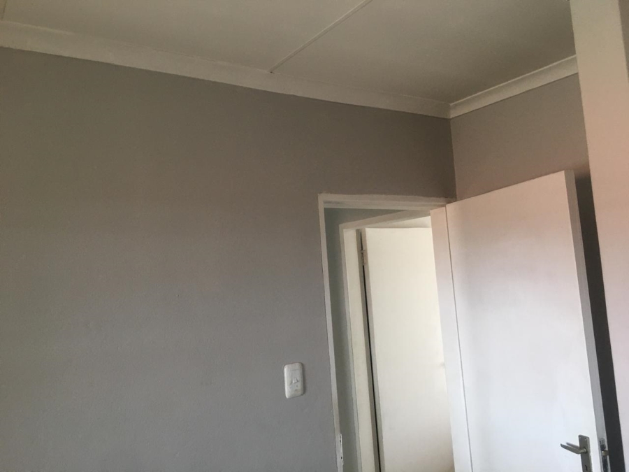To Let 2 Bedroom Property for Rent in Aeroton Gauteng