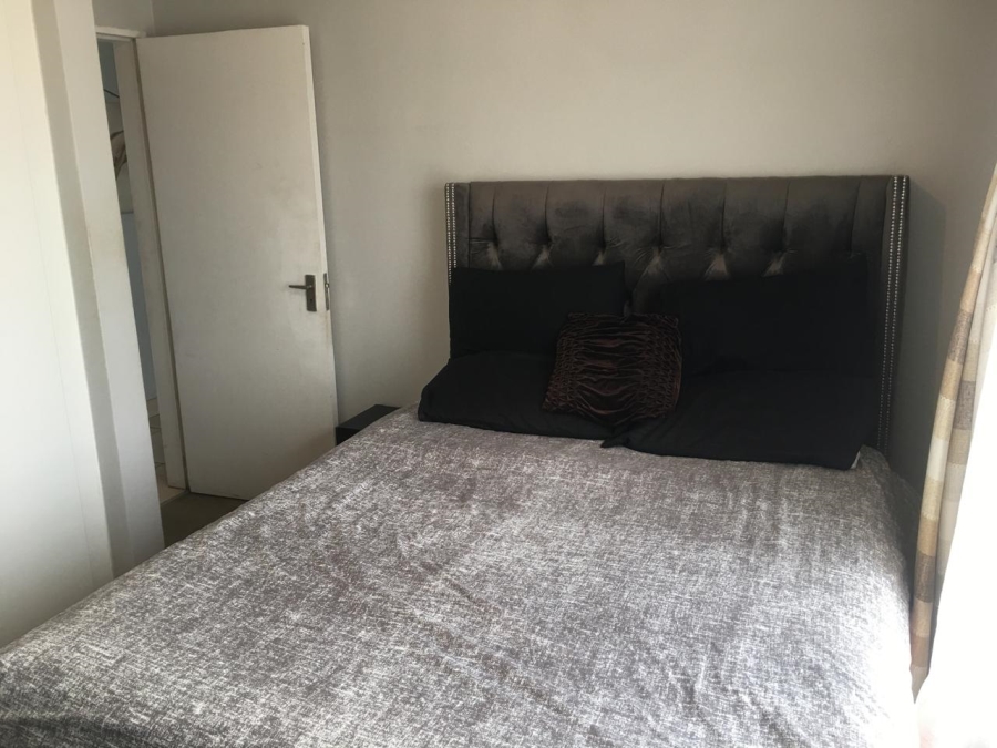 To Let 2 Bedroom Property for Rent in Aeroton Gauteng