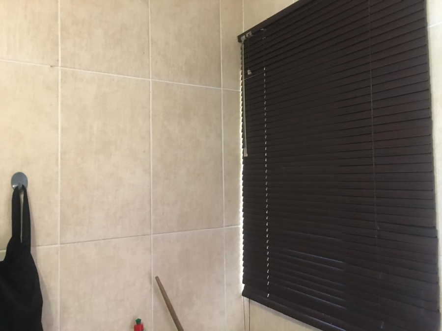 To Let 2 Bedroom Property for Rent in Aeroton Gauteng