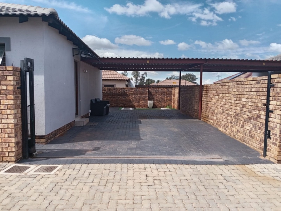 3 Bedroom Property for Sale in Plantland Gauteng
