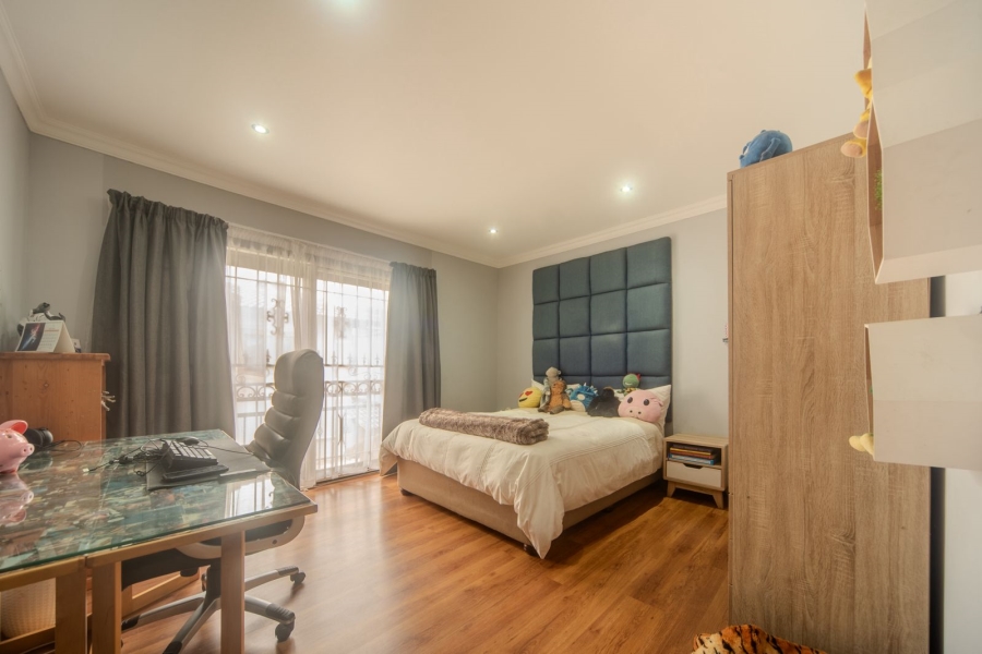 To Let 4 Bedroom Property for Rent in Bedfordview Gauteng