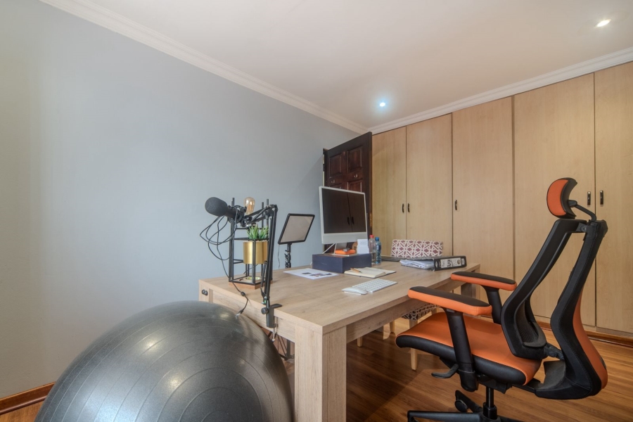 To Let 4 Bedroom Property for Rent in Bedfordview Gauteng