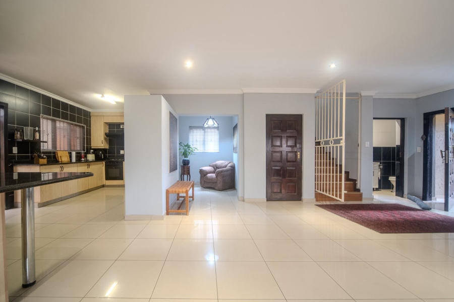 To Let 4 Bedroom Property for Rent in Bedfordview Gauteng