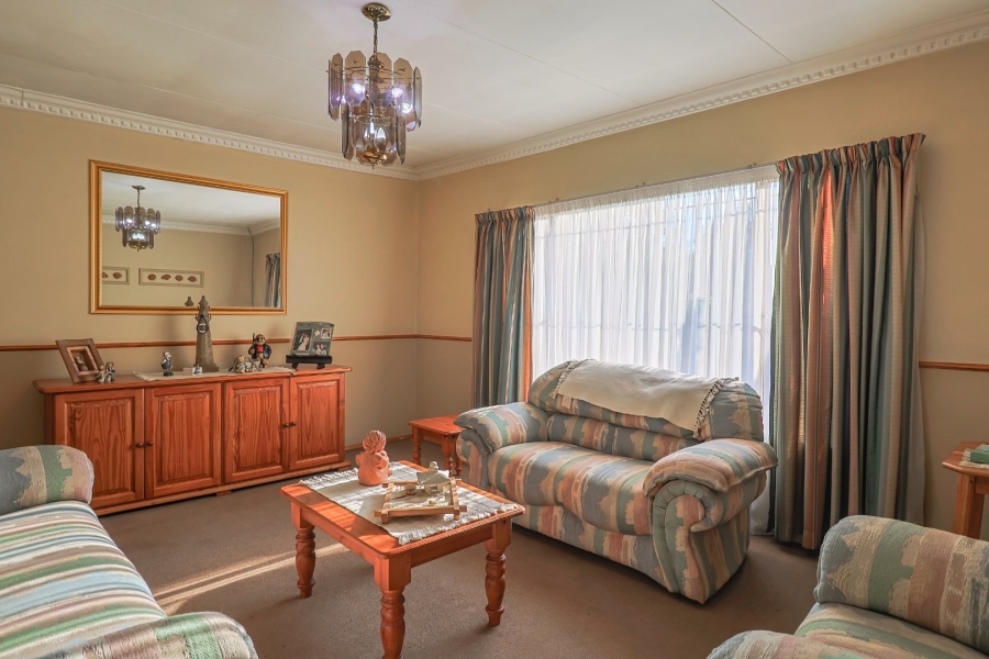 4 Bedroom Property for Sale in Zwartkop Gauteng