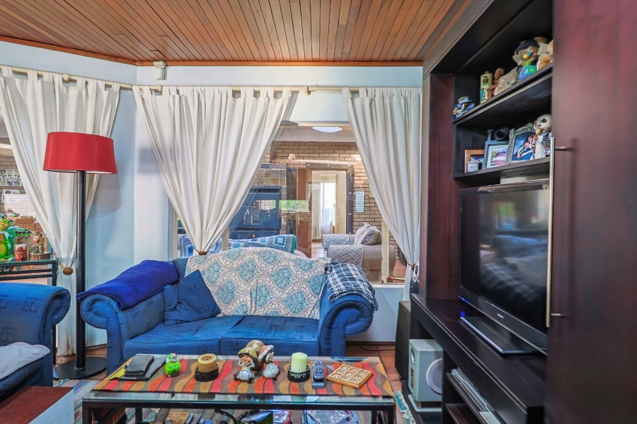 4 Bedroom Property for Sale in Zwartkop Gauteng