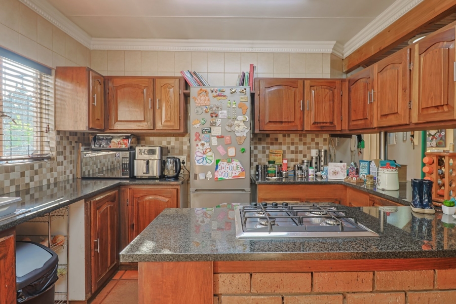 4 Bedroom Property for Sale in Zwartkop Gauteng