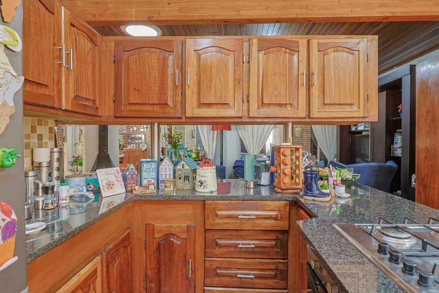 4 Bedroom Property for Sale in Zwartkop Gauteng