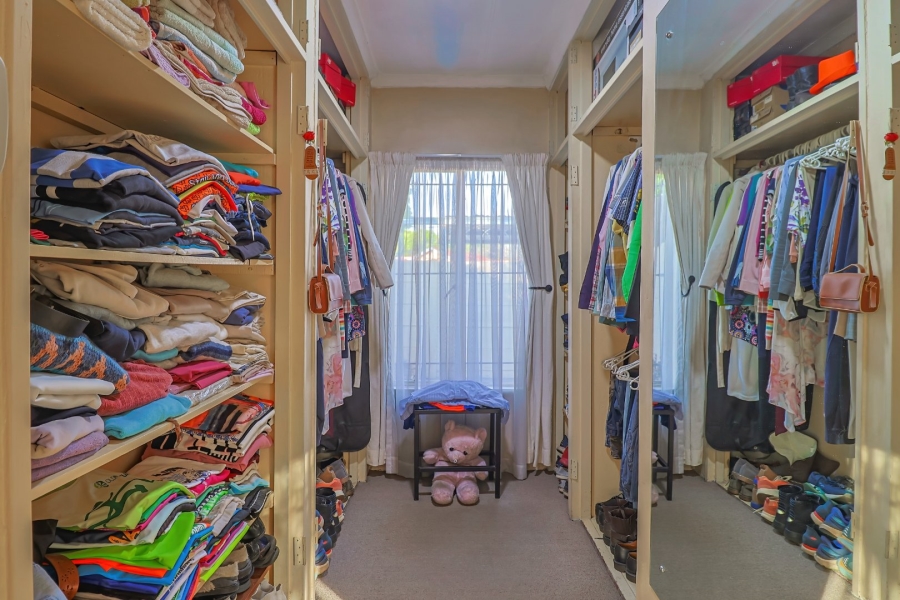 4 Bedroom Property for Sale in Zwartkop Gauteng