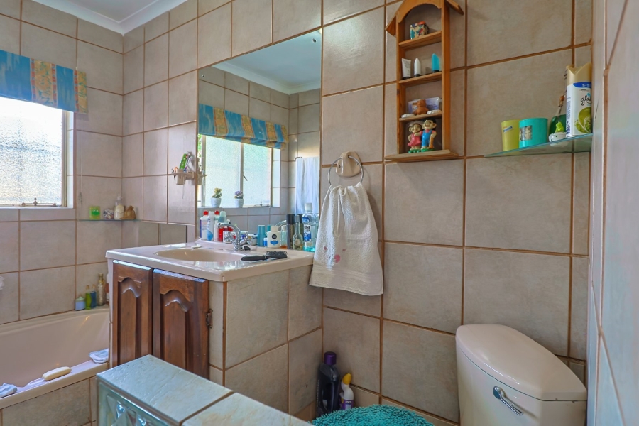 4 Bedroom Property for Sale in Zwartkop Gauteng