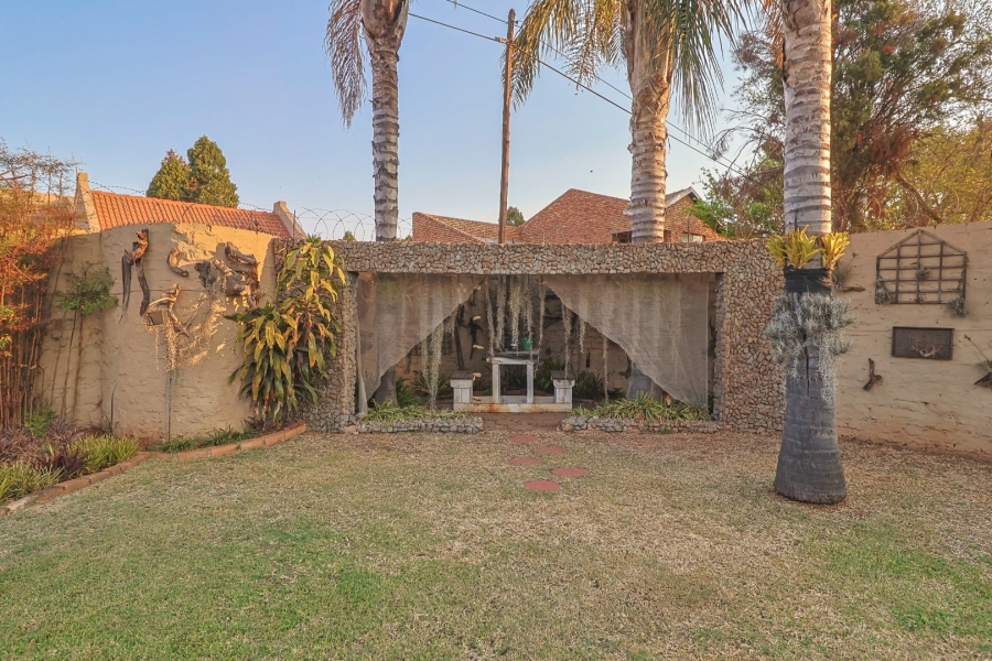 4 Bedroom Property for Sale in Zwartkop Gauteng